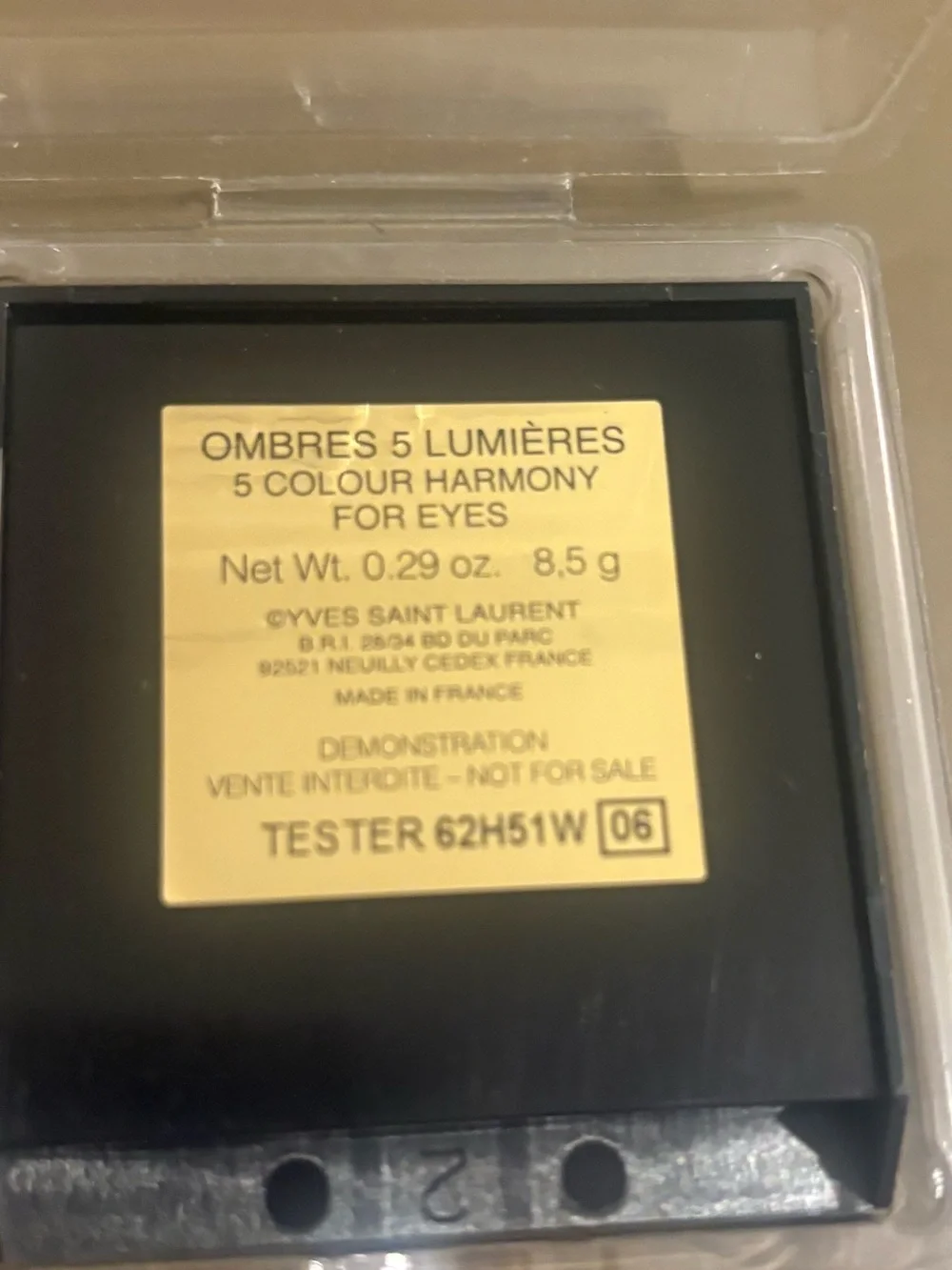 OMBRES 5 LUMIÈRES 5 COLOUR HARMONY EYESHADOW Net Wt. 0.29 oz. 8,5 g